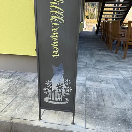 Gesaeuse-zimmer Motel