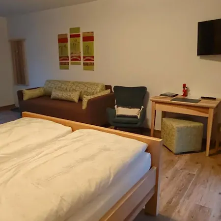 Gesaeuse-zimmer